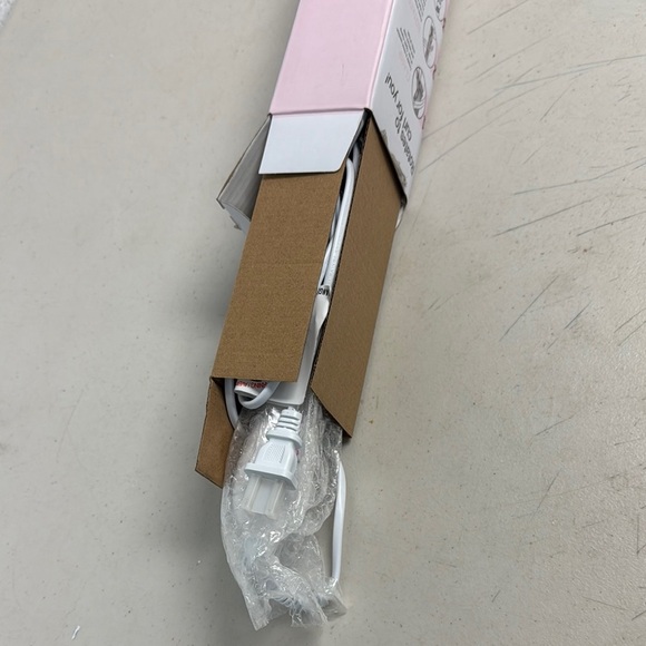 Beachwaver S.75 Ceramic Rotating Curling Iron - Picture 8 of 8